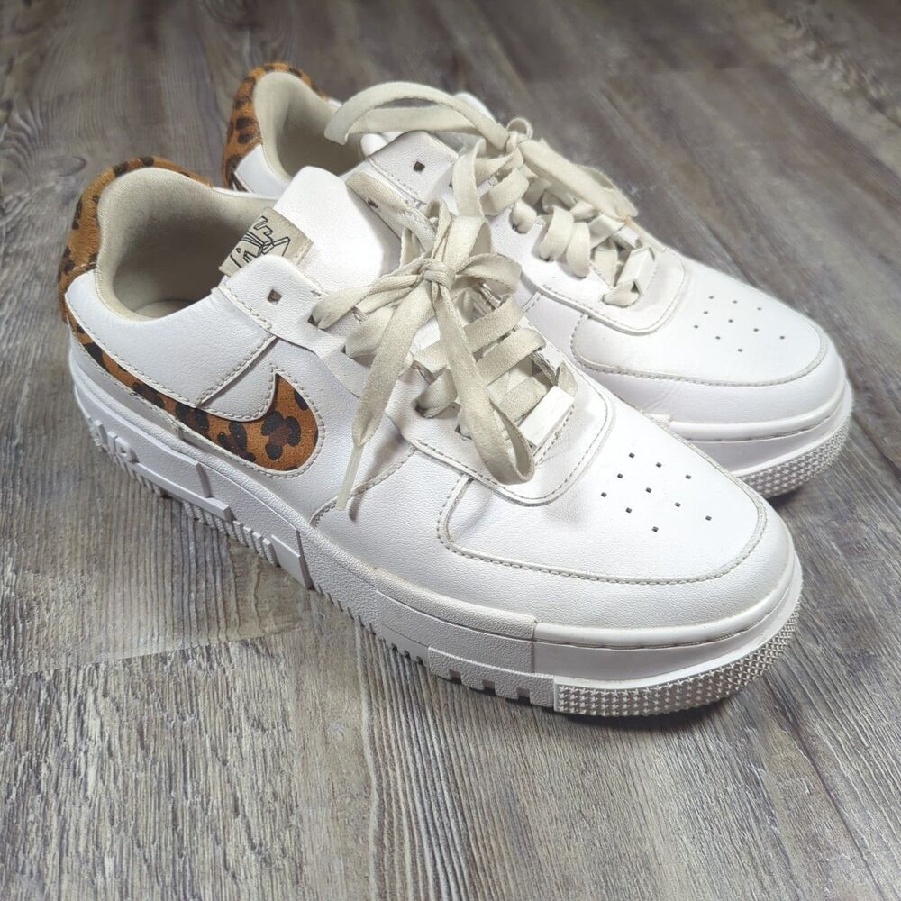 Nike Air Force 1 Womens Size 8.5 White Athletic Casual Shoes Sneakers CV8481-100